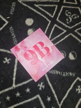 Morphe 9B Calm Me Baby Pink Eyeshadow Palette